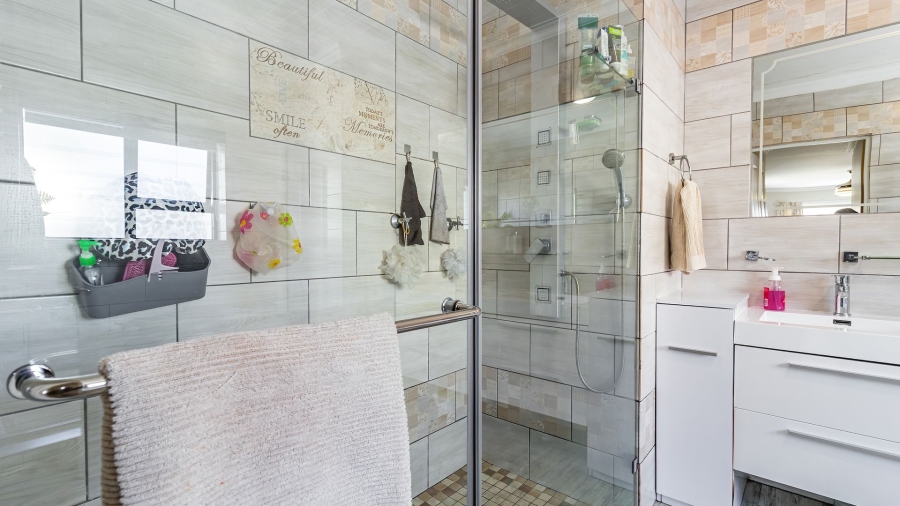 3 Bedroom Property for Sale in Yzerfontein Western Cape